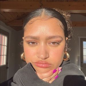 Meet your Posher, Melina